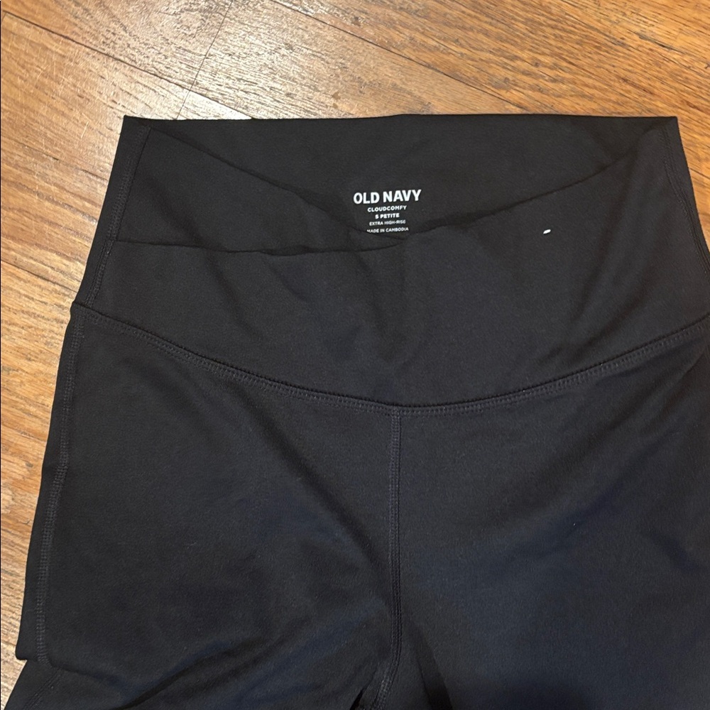 Old Navy Black Flared Yoga Pants - Picture 2 of 3